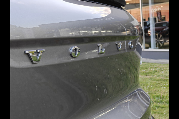 Volvo XC40 T4 211PK Plug-in Hybrid Inscription Expression | Trekhaak | BLIS | Camera Achter | Stoel & Stuur verwarm. | 18'' |