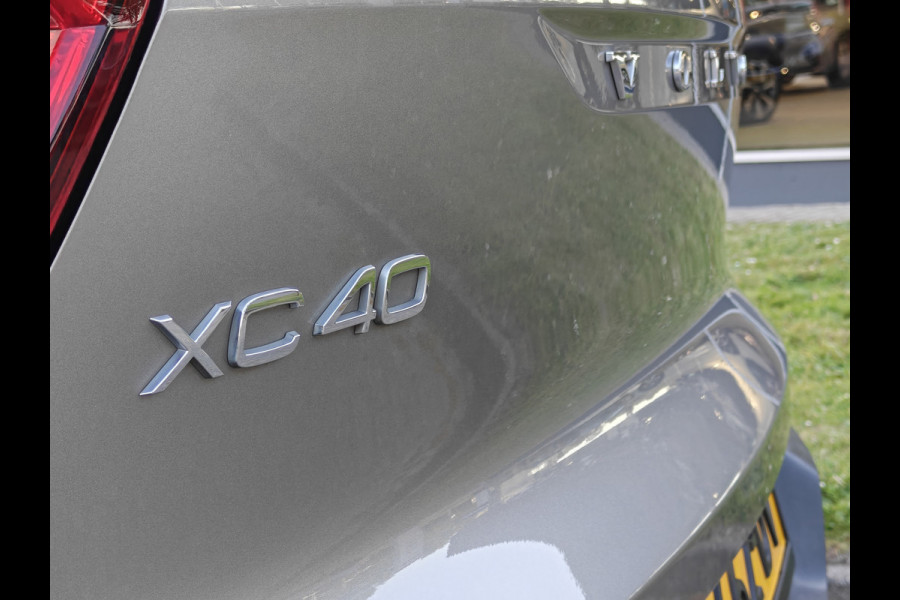 Volvo XC40 T4 211PK Plug-in Hybrid Inscription Expression | Trekhaak | BLIS | Camera Achter | Stoel & Stuur verwarm. | 18'' |
