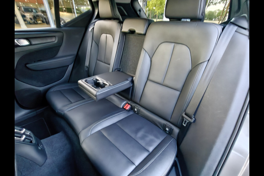 Volvo XC40 T4 211PK Plug-in Hybrid Inscription Expression | Trekhaak | BLIS | Camera Achter | Stoel & Stuur verwarm. | 18'' |