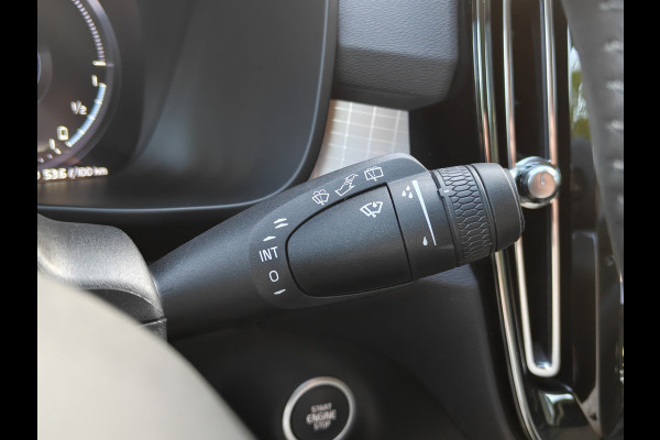 Volvo XC40 T4 211PK Plug-in Hybrid Inscription Expression | Trekhaak | BLIS | Camera Achter | Stoel & Stuur verwarm. | 18'' |