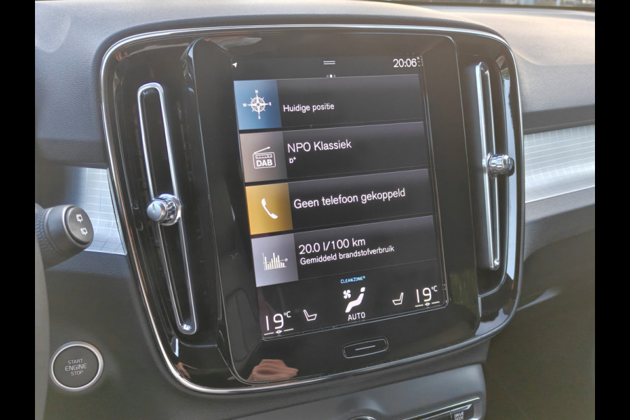 Volvo XC40 T4 211PK Plug-in Hybrid Inscription Expression | Trekhaak | BLIS | Camera Achter | Stoel & Stuur verwarm. | 18'' |