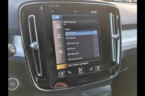 Volvo XC40 T4 211PK Plug-in Hybrid Inscription Expression | Trekhaak | BLIS | Camera Achter | Stoel & Stuur verwarm. | 18'' |