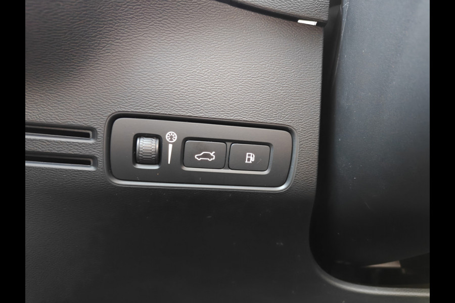 Volvo XC40 T4 211PK Plug-in Hybrid Inscription Expression | Trekhaak | BLIS | Camera Achter | Stoel & Stuur verwarm. | 18'' |