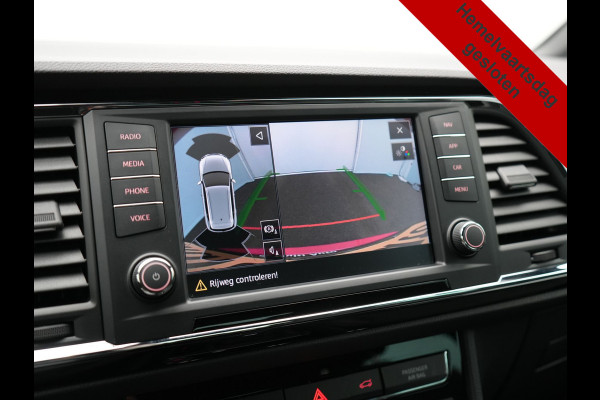 Seat Ateca 1.5 TSI FR DSG 150pk Dealer O.H. | Adaptive Cruise | Camera | Beats Audio | Alcantara Sportstoelen Verwarmd | 19"L.M | Apple Carplay | Sfeerverlichting | Keyless | Blis | Navigatie | DAB |