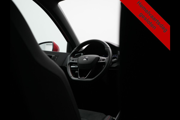 Seat Ateca 1.5 TSI FR DSG 150pk Dealer O.H. | Adaptive Cruise | Camera | Beats Audio | Alcantara Sportstoelen Verwarmd | 19"L.M | Apple Carplay | Sfeerverlichting | Keyless | Blis | Navigatie | DAB |