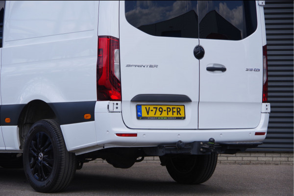 Mercedes-Benz Sprinter 319 3.0 V6 L2H1 DC-6P, 3.5T TREKHAAK, LED, ADAPT. CRUISE, MBUX 10'', CAMERA, NAVI, GEVEERDE STOEL, DUBBELE CABINE, DUBBEL CABINE