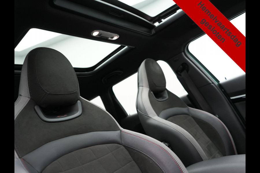 MINI Clubman 2.0 Cooper S John Cooper Works FACELIFT 179pk Dealer O.H | Panodak | Adaptive Cruise | Alcantara JCW Sportstoelen | Head Up | Harman Kardon | 19"L.M | Trekhaak Afn. | Camera | Keyless |