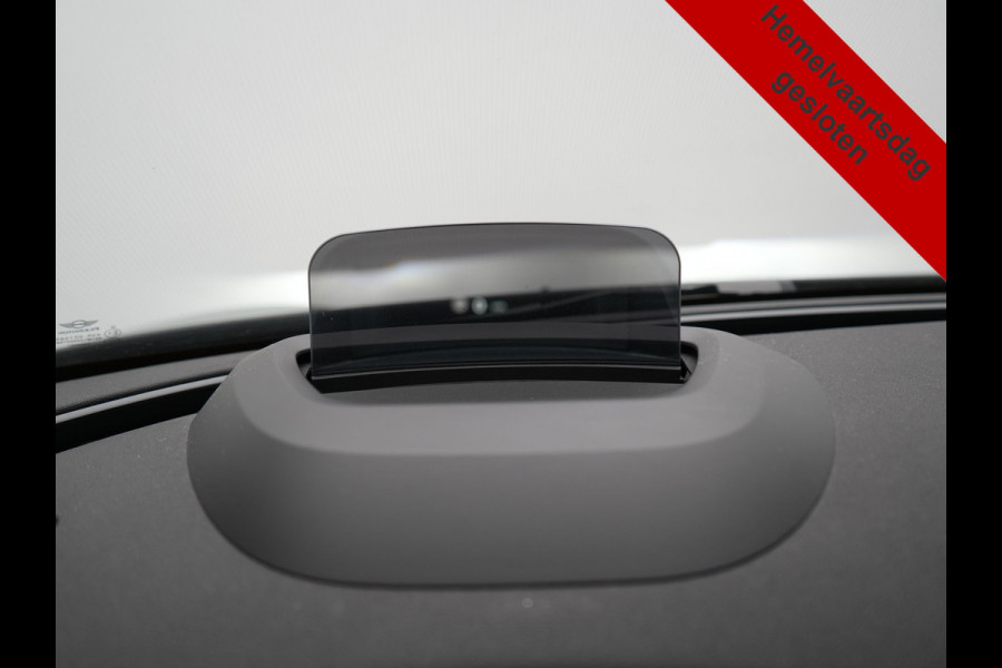 MINI Clubman 2.0 Cooper S John Cooper Works FACELIFT 179pk Dealer O.H | Panodak | Adaptive Cruise | Alcantara JCW Sportstoelen | Head Up | Harman Kardon | 19"L.M | Trekhaak Afn. | Camera | Keyless |