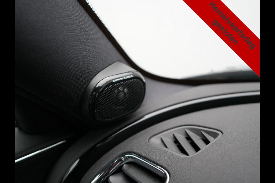 MINI Clubman 2.0 Cooper S John Cooper Works FACELIFT 179pk Dealer O.H | Panodak | Adaptive Cruise | Alcantara JCW Sportstoelen | Head Up | Harman Kardon | 19"L.M | Trekhaak Afn. | Camera | Keyless |