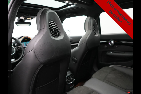 MINI Clubman 2.0 Cooper S John Cooper Works FACELIFT 179pk Dealer O.H | Panodak | Adaptive Cruise | Alcantara JCW Sportstoelen | Head Up | Harman Kardon | 19"L.M | Trekhaak Afn. | Camera | Keyless |