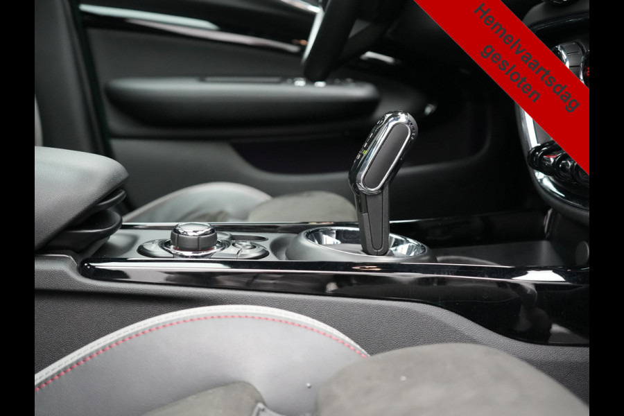 MINI Clubman 2.0 Cooper S John Cooper Works FACELIFT 179pk Dealer O.H | Panodak | Adaptive Cruise | Alcantara JCW Sportstoelen | Head Up | Harman Kardon | 19"L.M | Trekhaak Afn. | Camera | Keyless |
