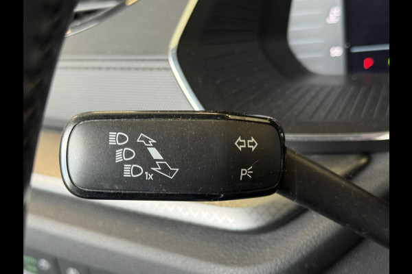 Škoda Octavia Combi 1.0 e-TSI Business Edition Navigatie Apple Carplay/Android Auto Parkeersensoren Adaptive Cruise Control Virtual Cockpit Full Led Climate Control Lichtmetalen velgen