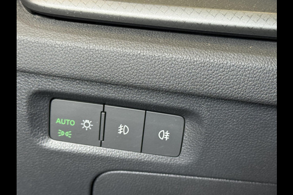 Škoda Octavia Combi 1.0 e-TSI Business Edition Navigatie Apple Carplay/Android Auto Parkeersensoren Adaptive Cruise Control Virtual Cockpit Full Led Climate Control Lichtmetalen velgen