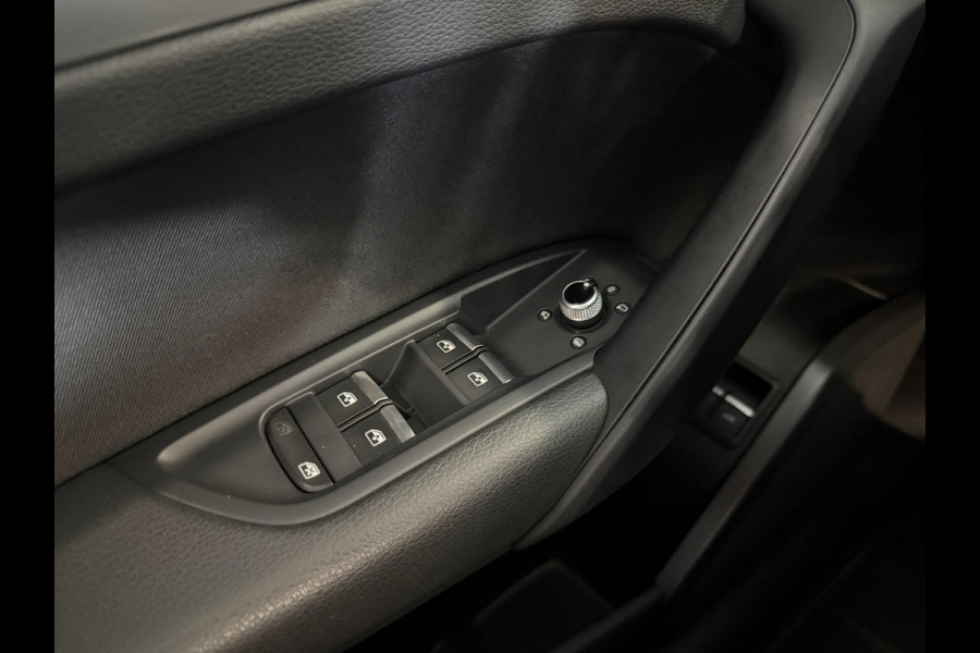 Audi Q5 50 TFSI e quattro Pro Line S Line Plugin Hybrid Navigatie Cruise Control Climate Control LED Koplampen Parkeersensoren Rondom Stoelverwarming Virtual Cockpit