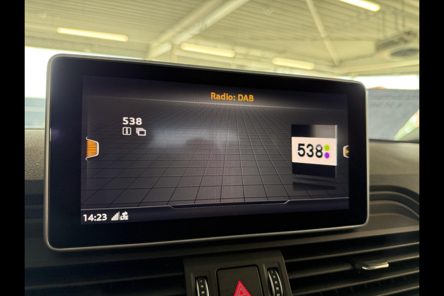 Audi Q5 50 TFSI e quattro Pro Line S Line Plugin Hybrid Navigatie Cruise Control Climate Control LED Koplampen Parkeersensoren Rondom Stoelverwarming Virtual Cockpit