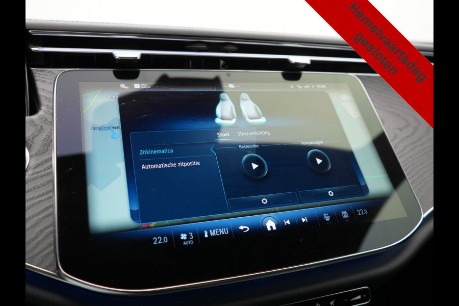 Mercedes-Benz E-Klasse Estate 300 e AMG Line PHEV 313pk INCL BTW Dealer O.H. | Trekhaak Af Fabriek | Adaptive Cruise | 360 Camera | Digital Light | Alcantara Sportstoelen Memory & Verwarmd | Sfeerverlichting | Keyless | Blis | Navigatie | DAB | Plug In Hybrid |