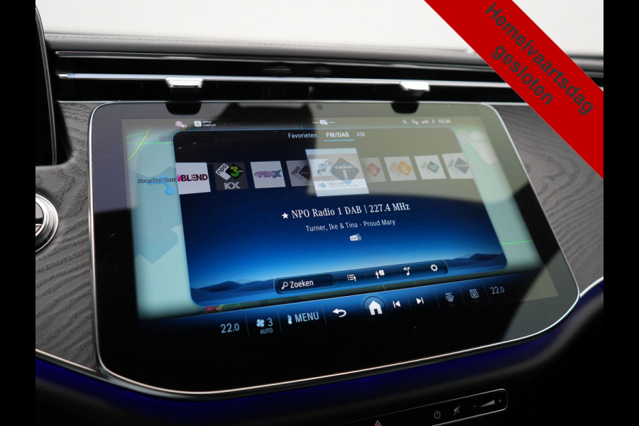 Mercedes-Benz E-Klasse Estate 300 e AMG Line PHEV 313pk INCL BTW Dealer O.H. | Trekhaak Af Fabriek | Adaptive Cruise | 360 Camera | Digital Light | Alcantara Sportstoelen Memory & Verwarmd | Sfeerverlichting | Keyless | Blis | Navigatie | DAB | Plug In Hybrid |