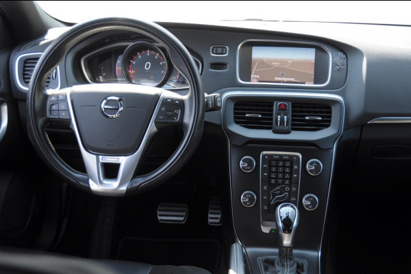 Volvo V40 T4 190PK Automaat Business Sport / Trekhaak / Leder met alcantara interieur / R-Design / Stoelverwarming / Bluetooth / Parkeersensoren / navigatie