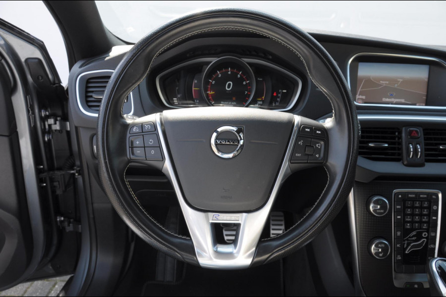 Volvo V40 T4 190PK Automaat Business Sport / Trekhaak / Leder met alcantara interieur / R-Design / Stoelverwarming / Bluetooth / Parkeersensoren / navigatie