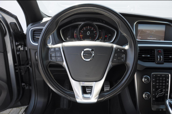 Volvo V40 T4 190PK Automaat Business Sport / Trekhaak / Leder met alcantara interieur / R-Design / Stoelverwarming / Bluetooth / Parkeersensoren / navigatie