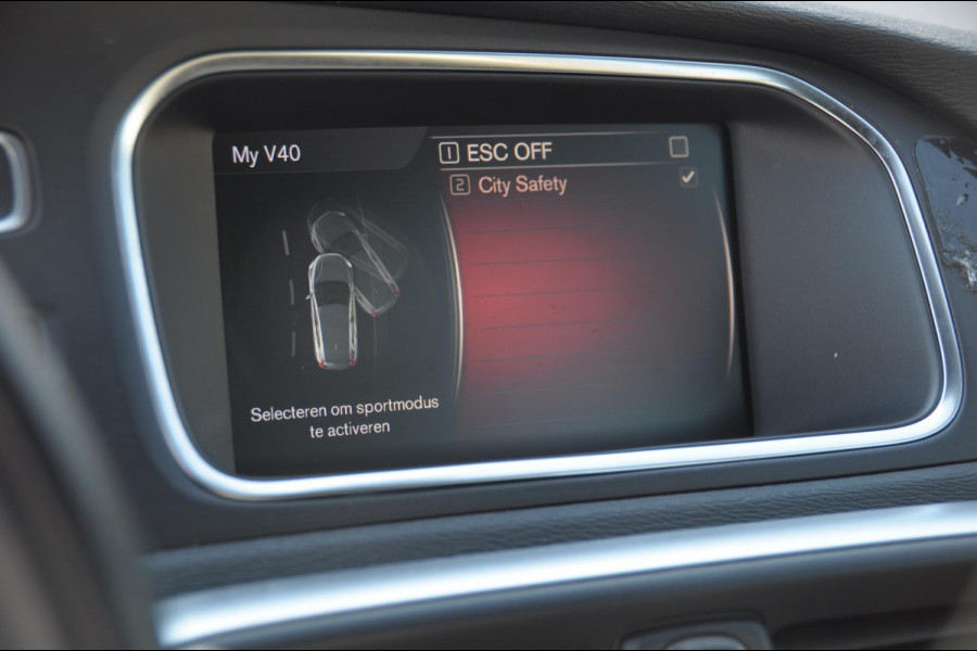 Volvo V40 T4 190PK Automaat Business Sport / Trekhaak / Leder met alcantara interieur / R-Design / Stoelverwarming / Bluetooth / Parkeersensoren / navigatie
