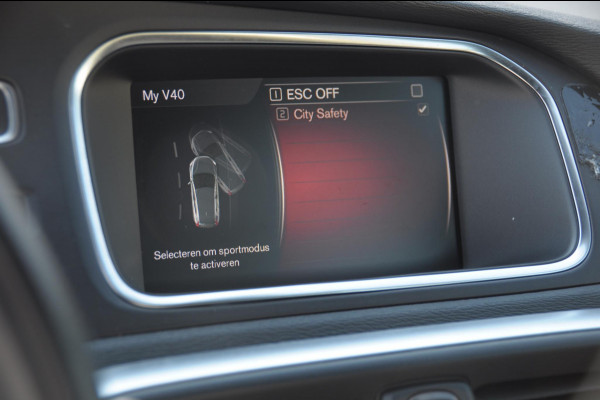 Volvo V40 T4 190PK Automaat Business Sport / Trekhaak / Leder met alcantara interieur / R-Design / Stoelverwarming / Bluetooth / Parkeersensoren / navigatie
