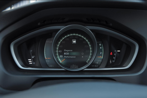 Volvo V40 T4 190PK Automaat Business Sport / Trekhaak / Leder met alcantara interieur / R-Design / Stoelverwarming / Bluetooth / Parkeersensoren / navigatie