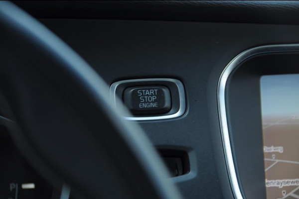 Volvo V40 T4 190PK Automaat Business Sport / Trekhaak / Leder met alcantara interieur / R-Design / Stoelverwarming / Bluetooth / Parkeersensoren / navigatie