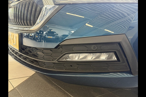 Škoda Octavia Combi 1.0 e-TSI Business Edition Navigatie Apple Carplay/Android Auto Parkeersensoren Adaptive Cruise Control Virtual Cockpit Full Led Climate Control Lichtmetalen velgen