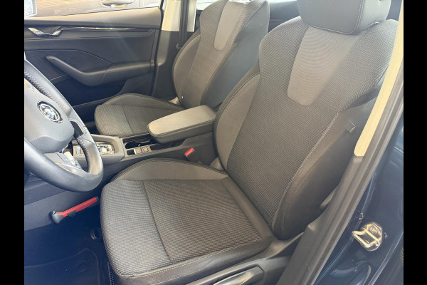 Škoda Octavia Combi 1.0 e-TSI Business Edition Navigatie Apple Carplay/Android Auto Parkeersensoren Adaptive Cruise Control Virtual Cockpit Full Led Climate Control Lichtmetalen velgen