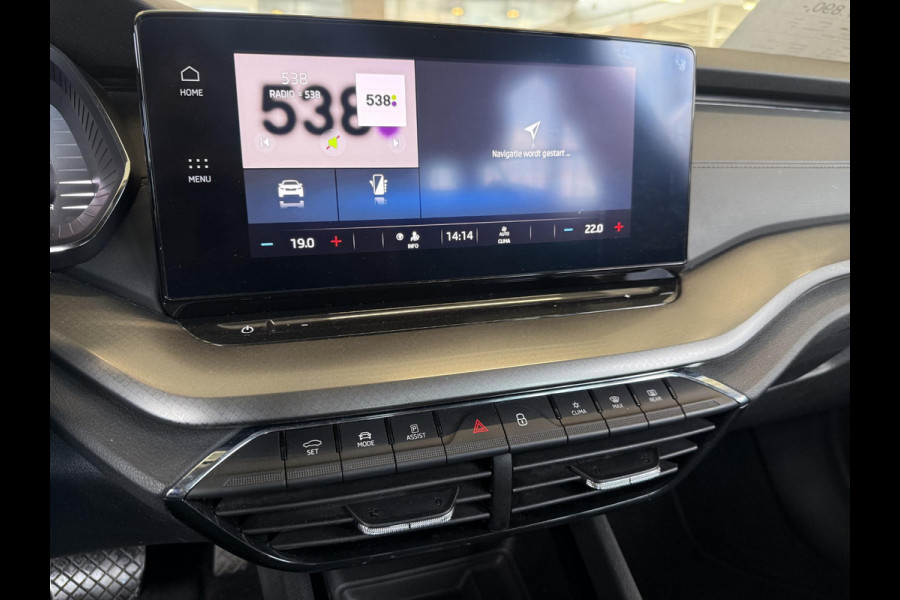 Škoda Octavia Combi 1.0 e-TSI Business Edition Navigatie Apple Carplay/Android Auto Parkeersensoren Adaptive Cruise Control Virtual Cockpit Full Led Climate Control Lichtmetalen velgen