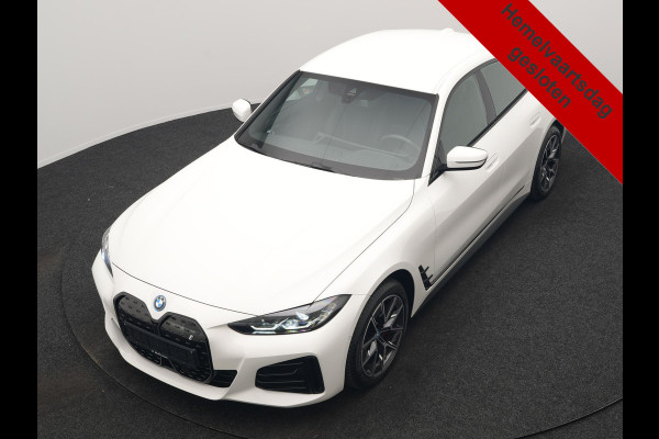 BMW i4 eDrive35 M Sport 70 kWh 286pk Dealer O.H | Trekhaak Af Fabriek | Adaptive Cruise | 360 Camera | Alcantara Sportstoelen Verwarmd | Widescreen Navi | Apple Carplay | Virtual | DAB | 18" L.M |
