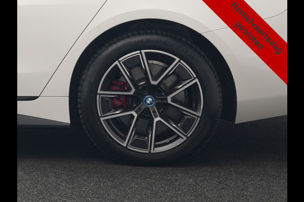 BMW i4 eDrive35 M Sport 70 kWh 286pk Dealer O.H | Trekhaak Af Fabriek | Adaptive Cruise | 360 Camera | Alcantara Sportstoelen Verwarmd | Widescreen Navi | Apple Carplay | Virtual | DAB | 18" L.M |