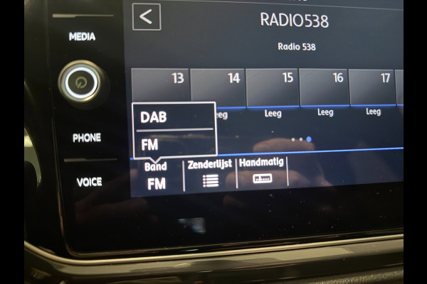 Volkswagen T-Roc 1.0 TSI Sport V-COCKPIT/NAVI/CAM/DAB/CARPLAY/ECC/PDC/CRUISE///