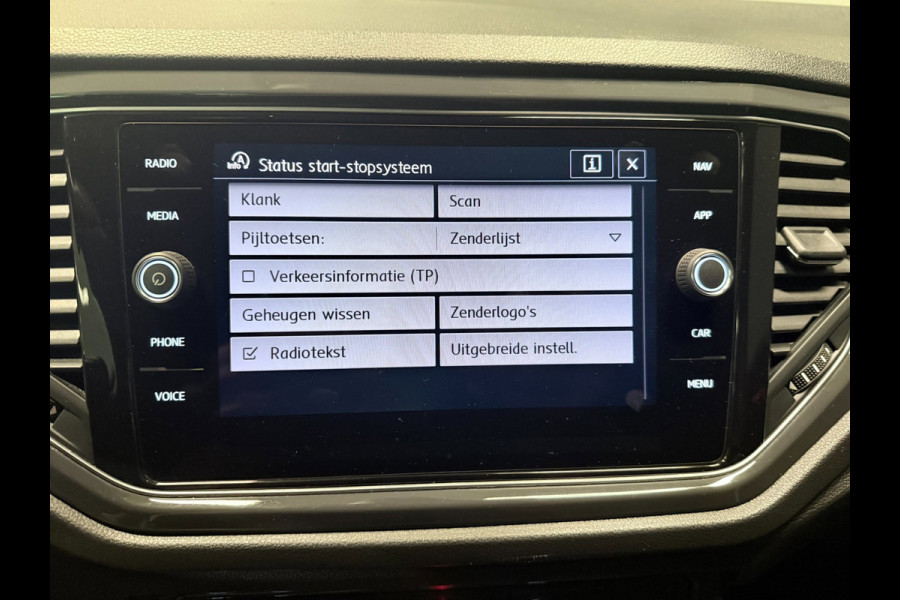 Volkswagen T-Roc 1.0 TSI Sport V-COCKPIT/NAVI/CAM/DAB/CARPLAY/ECC/PDC/CRUISE///