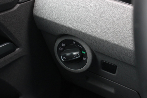 Volkswagen Transporter 2.0 TDI L2H1 150PK JB- EDITION DSG / PDC / VERLAGINGSVEREN / LEDEREN BEKLEDING / FULL / APPLE CARPLAY /NAVI