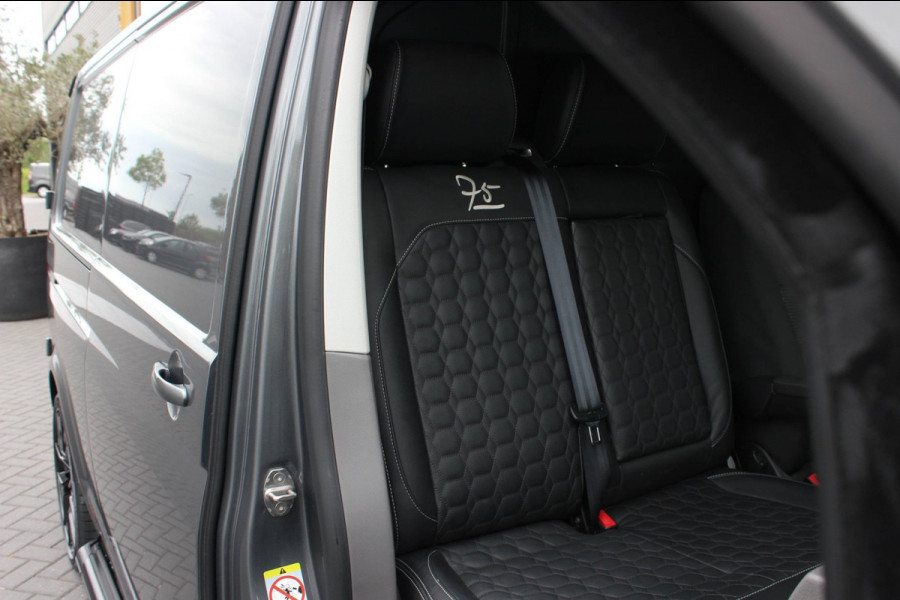 Volkswagen Transporter 2.0 TDI L2H1 150PK JB- EDITION DSG / PDC / VERLAGINGSVEREN / LEDEREN BEKLEDING / FULL / APPLE CARPLAY /NAVI
