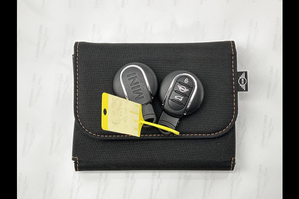 MINI Mini Electric MINI Yours 33 kWh VOLL!! (Panorama, Camera, Harman/Kardon, Leder, Head-up, StoelV, Etc)