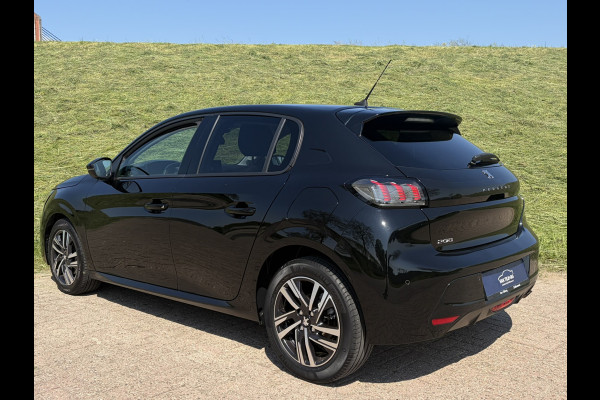 Peugeot 208 1.2 PureTech Allure !!! Verkocht !!! 1e Eigenaar | Dealeronderhouden & DB-Riem reeds vervangen | Apple Carplay/Android Auto | DAB + | NAVI | 3D Cockpit