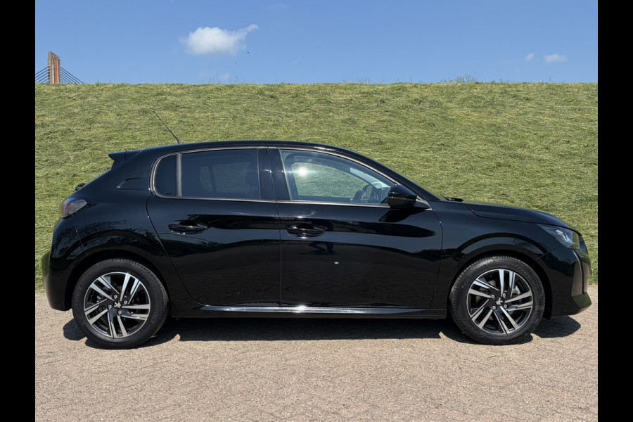 Peugeot 208 1.2 PureTech Allure !!! Verkocht !!! 1e Eigenaar | Dealeronderhouden & DB-Riem reeds vervangen | Apple Carplay/Android Auto | DAB + | NAVI | 3D Cockpit