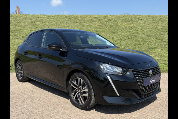 Peugeot 208 1.2 PureTech Allure !!! Verkocht !!! 1e Eigenaar | Dealeronderhouden & DB-Riem reeds vervangen | Apple Carplay/Android Auto | DAB + | NAVI | 3D Cockpit