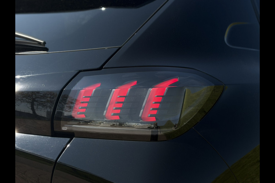 Peugeot 208 1.2 PureTech Allure !!! Verkocht !!! 1e Eigenaar | Dealeronderhouden & DB-Riem reeds vervangen | Apple Carplay/Android Auto | DAB + | NAVI | 3D Cockpit