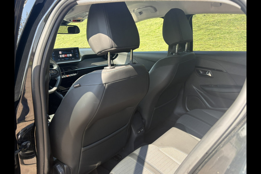 Peugeot 208 1.2 PureTech Allure !!! Verkocht !!! 1e Eigenaar | Dealeronderhouden & DB-Riem reeds vervangen | Apple Carplay/Android Auto | DAB + | NAVI | 3D Cockpit