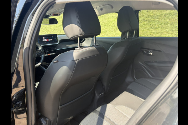 Peugeot 208 1.2 PureTech Allure !!! Verkocht !!! 1e Eigenaar | Dealeronderhouden & DB-Riem reeds vervangen | Apple Carplay/Android Auto | DAB + | NAVI | 3D Cockpit