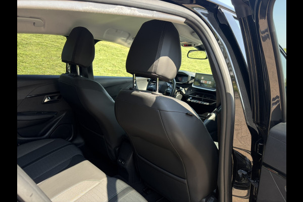 Peugeot 208 1.2 PureTech Allure !!! Verkocht !!! 1e Eigenaar | Dealeronderhouden & DB-Riem reeds vervangen | Apple Carplay/Android Auto | DAB + | NAVI | 3D Cockpit