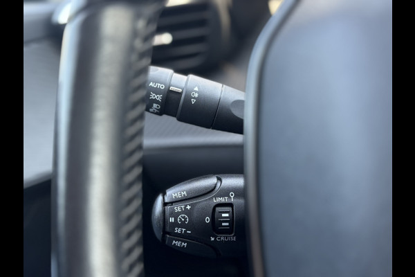 Peugeot 208 1.2 PureTech Allure !!! Verkocht !!! 1e Eigenaar | Dealeronderhouden & DB-Riem reeds vervangen | Apple Carplay/Android Auto | DAB + | NAVI | 3D Cockpit