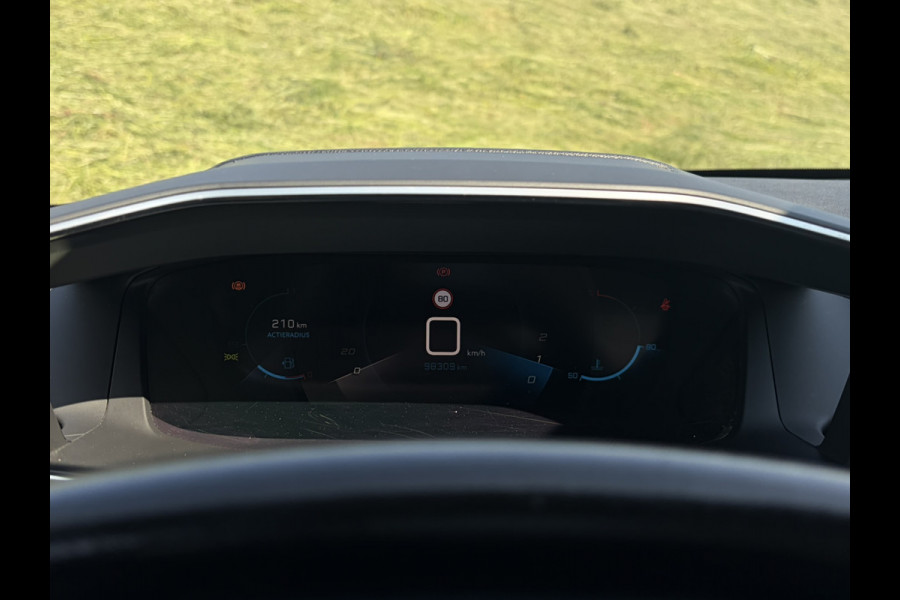 Peugeot 208 1.2 PureTech Allure !!! Verkocht !!! 1e Eigenaar | Dealeronderhouden & DB-Riem reeds vervangen | Apple Carplay/Android Auto | DAB + | NAVI | 3D Cockpit