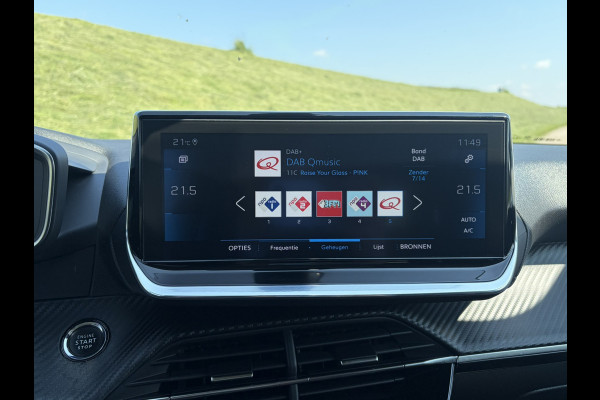 Peugeot 208 1.2 PureTech Allure !!! Verkocht !!! 1e Eigenaar | Dealeronderhouden & DB-Riem reeds vervangen | Apple Carplay/Android Auto | DAB + | NAVI | 3D Cockpit