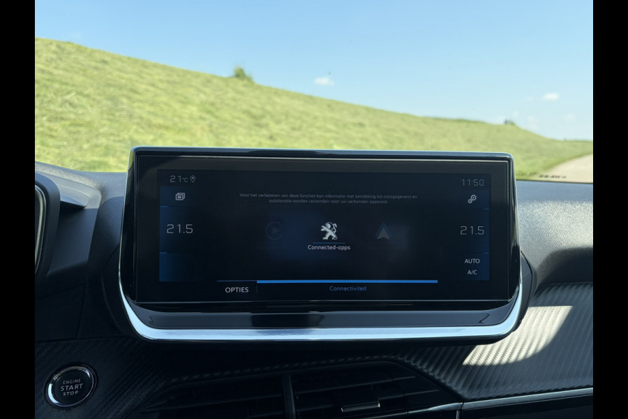 Peugeot 208 1.2 PureTech Allure !!! Verkocht !!! 1e Eigenaar | Dealeronderhouden & DB-Riem reeds vervangen | Apple Carplay/Android Auto | DAB + | NAVI | 3D Cockpit