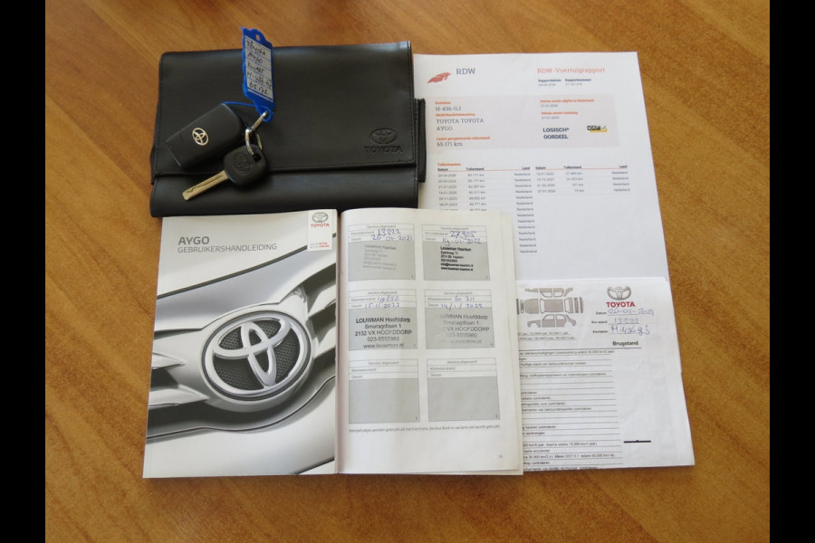 Toyota Aygo 1.0 VVT-i x-play | AIRCO | CRUISE CONTROL | ACHTERUITRIJCAMERA | DEALER OH |